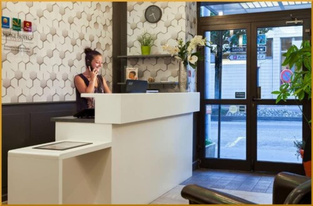 Hotel Actuel Chambery Centre Gare Exterior photo